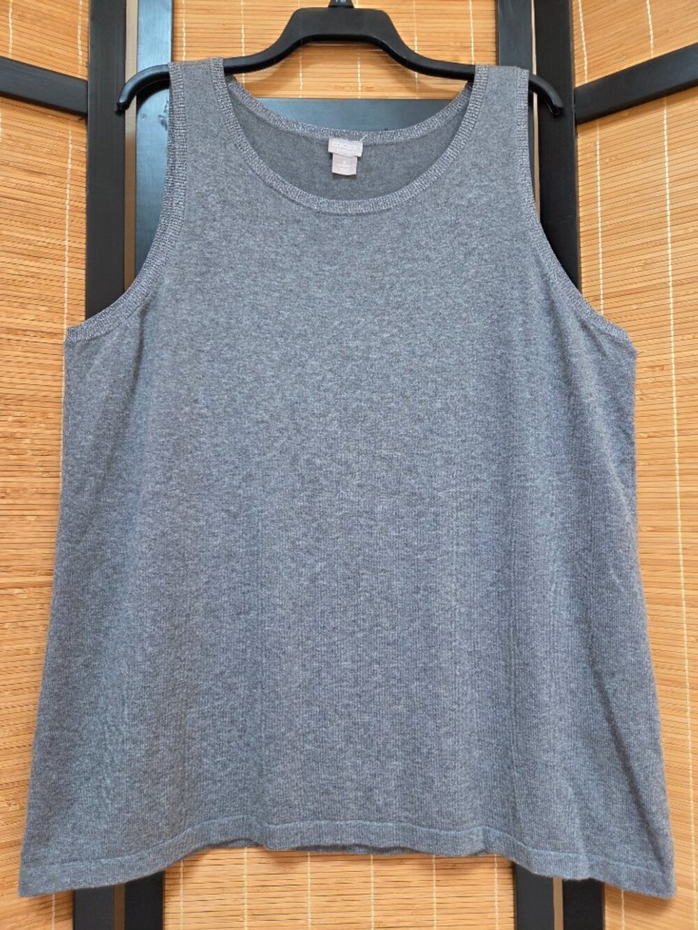 Chico's Women's Zenergy Size 3 / XL Silver Accent Gray Sleeveless Knit Tank Top
